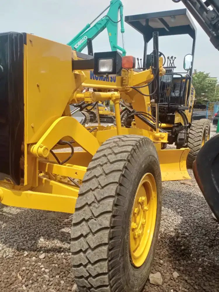 Komatsu  Motograder GD 405A-2 import 2024