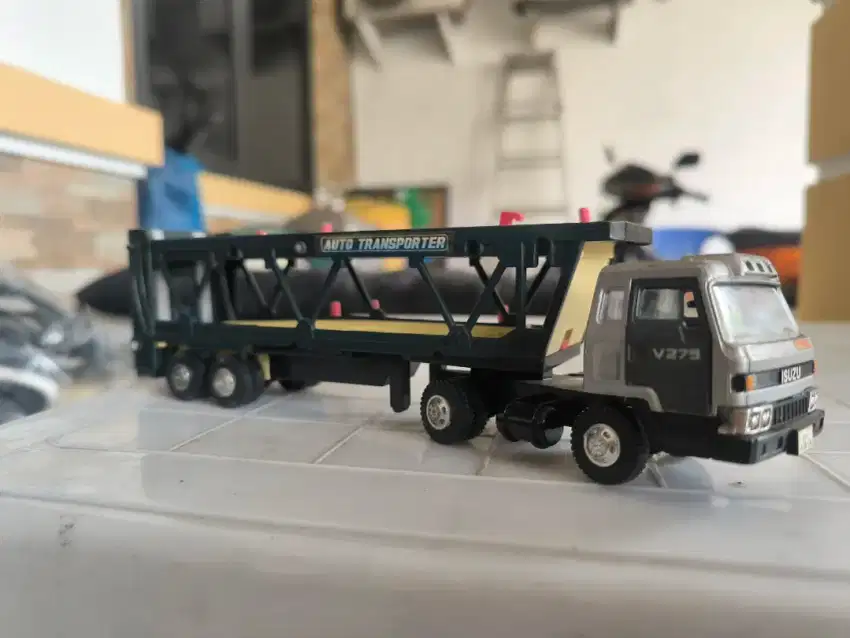 Diecast Truk Transporter