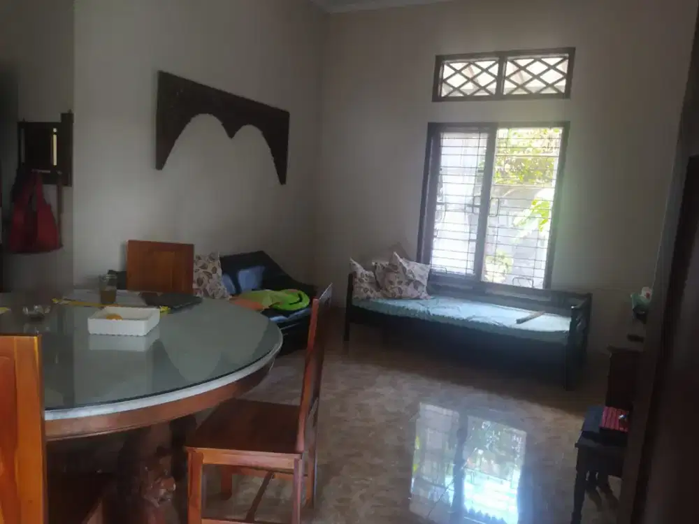 Rumah di Plemburan Asri siap huni ringroad utara