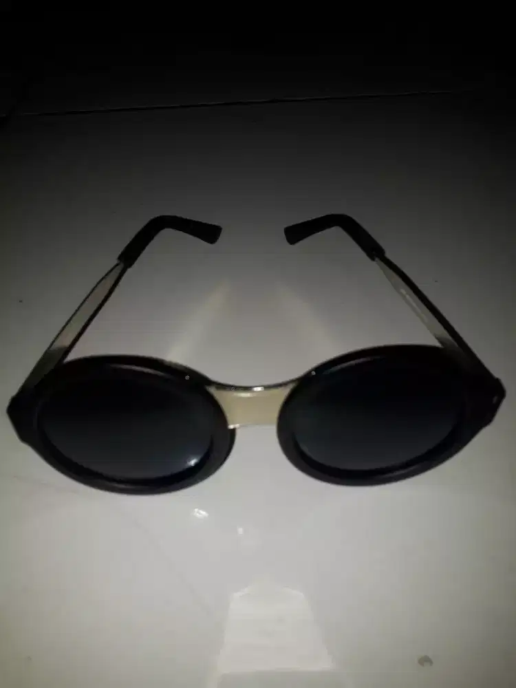 DIJUAL KACAMATA WANITA ORI, 300K NEGO !!