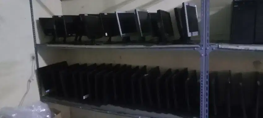 Terima jual beli komputer bekas x lelangan kantor satuan atau borongan