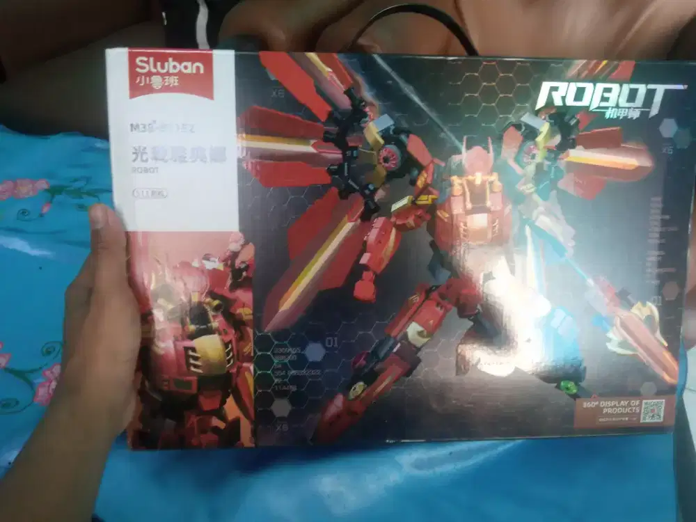 Action figure robot gundam