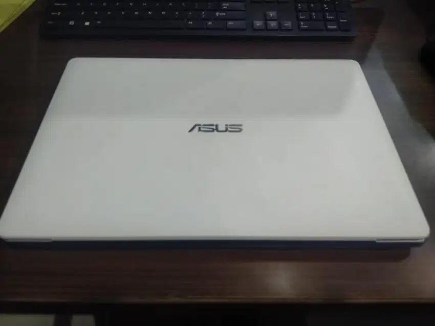 DIJUAL CEPAT LAPTOP ASUS WARNA PUTIH