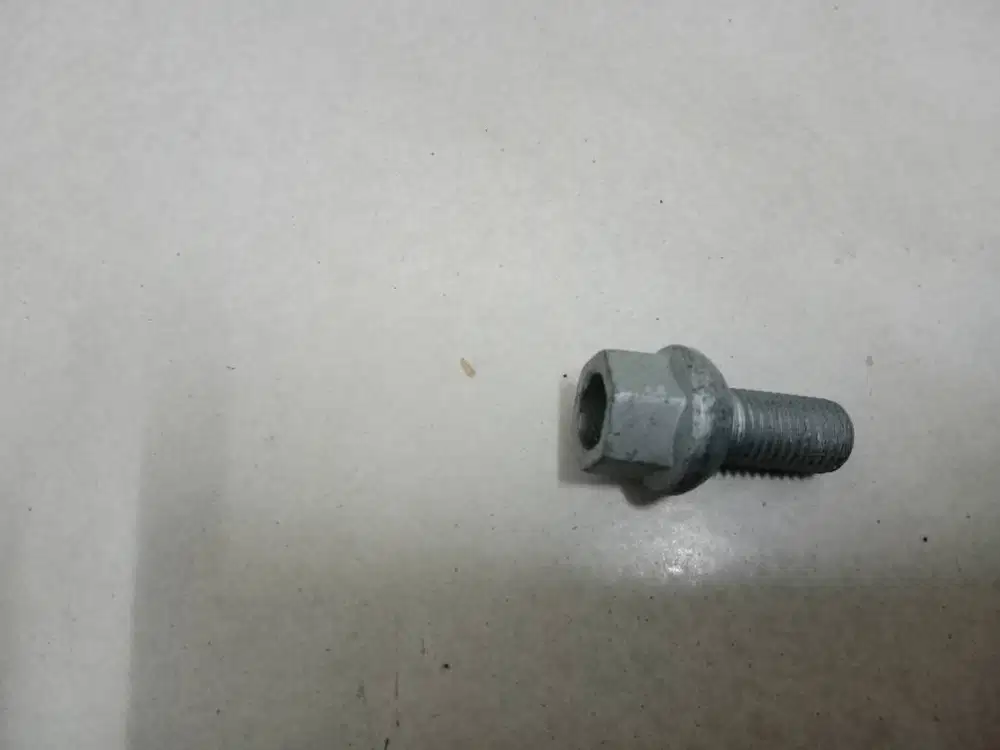 Baut roda mercy tiger/boxer