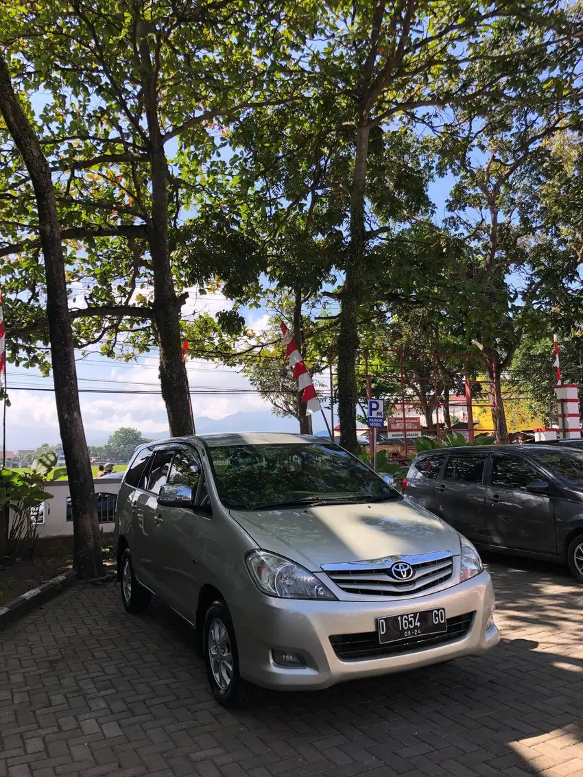 Kijang Innova 2009 G Luxury MT Silver terawat dan mulus no minus