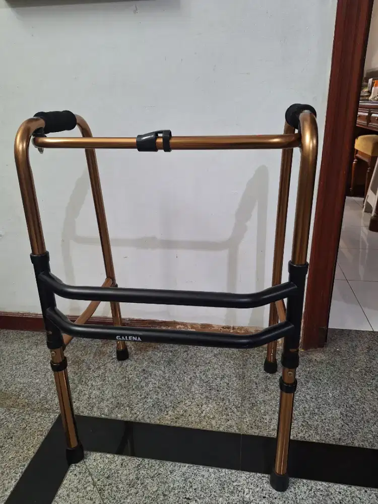 Walker/Alat Bantu, tongkat Jalan Manula Bekas