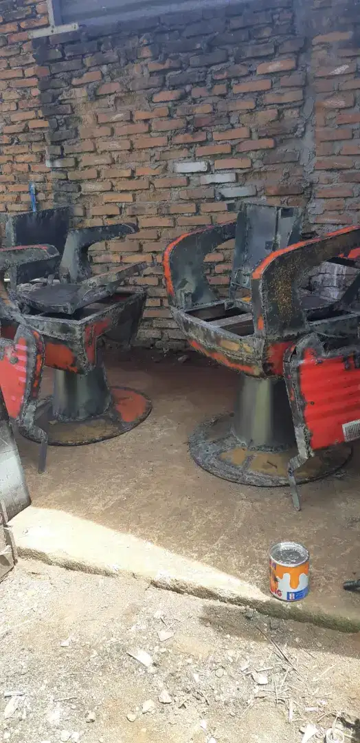 Cod, kursi barbershop dan alat