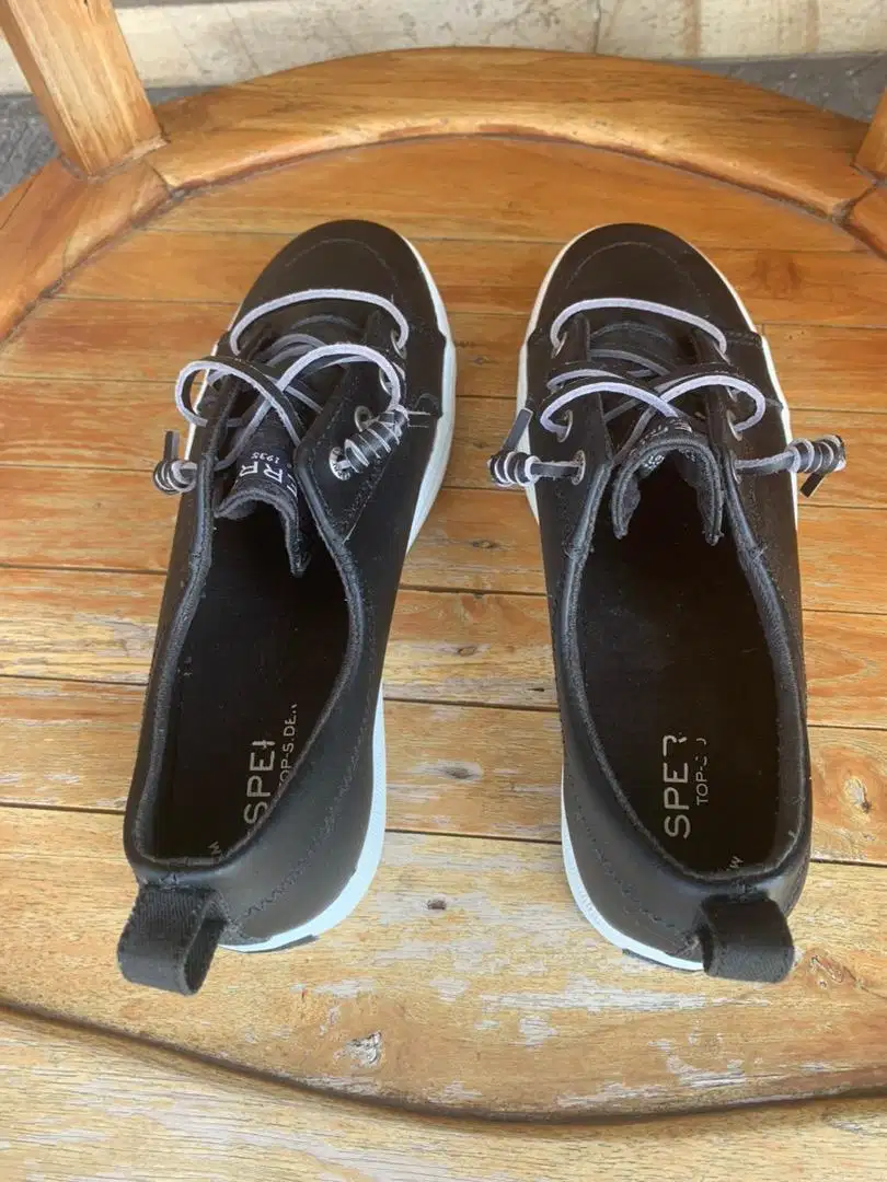 SALE SEPATU SPERRY NAVY