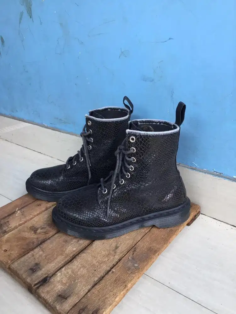 Sepatu Dr Martens 1460 Mono Black