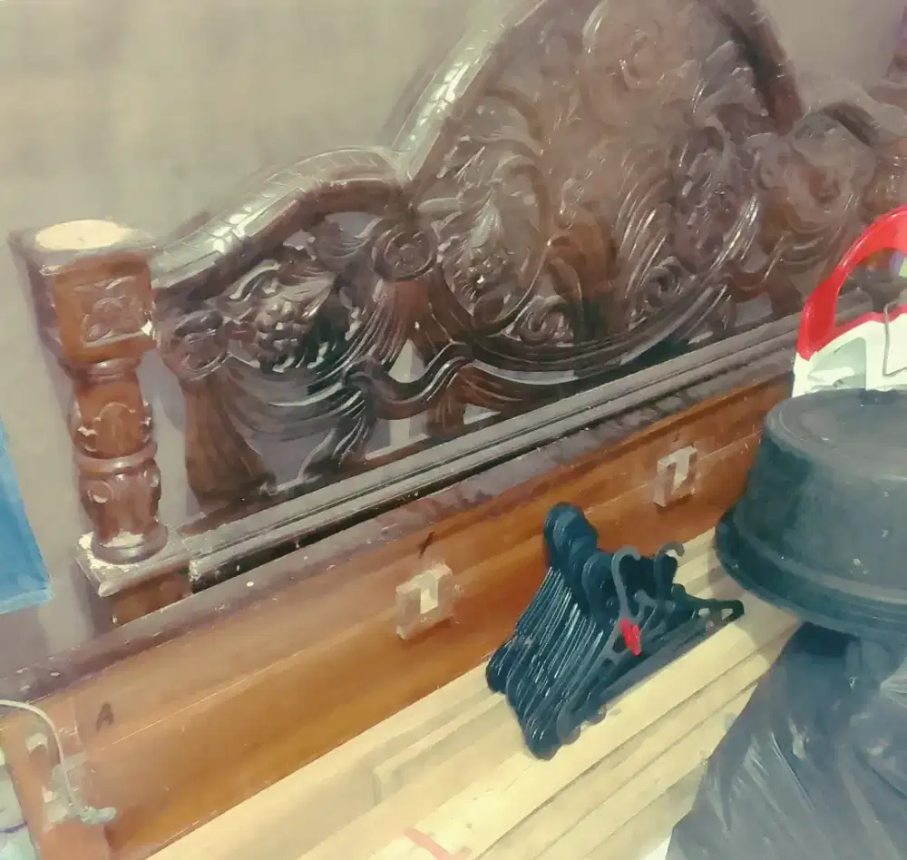 Dijual tempat tidur jati ukir Tiara size 180x200