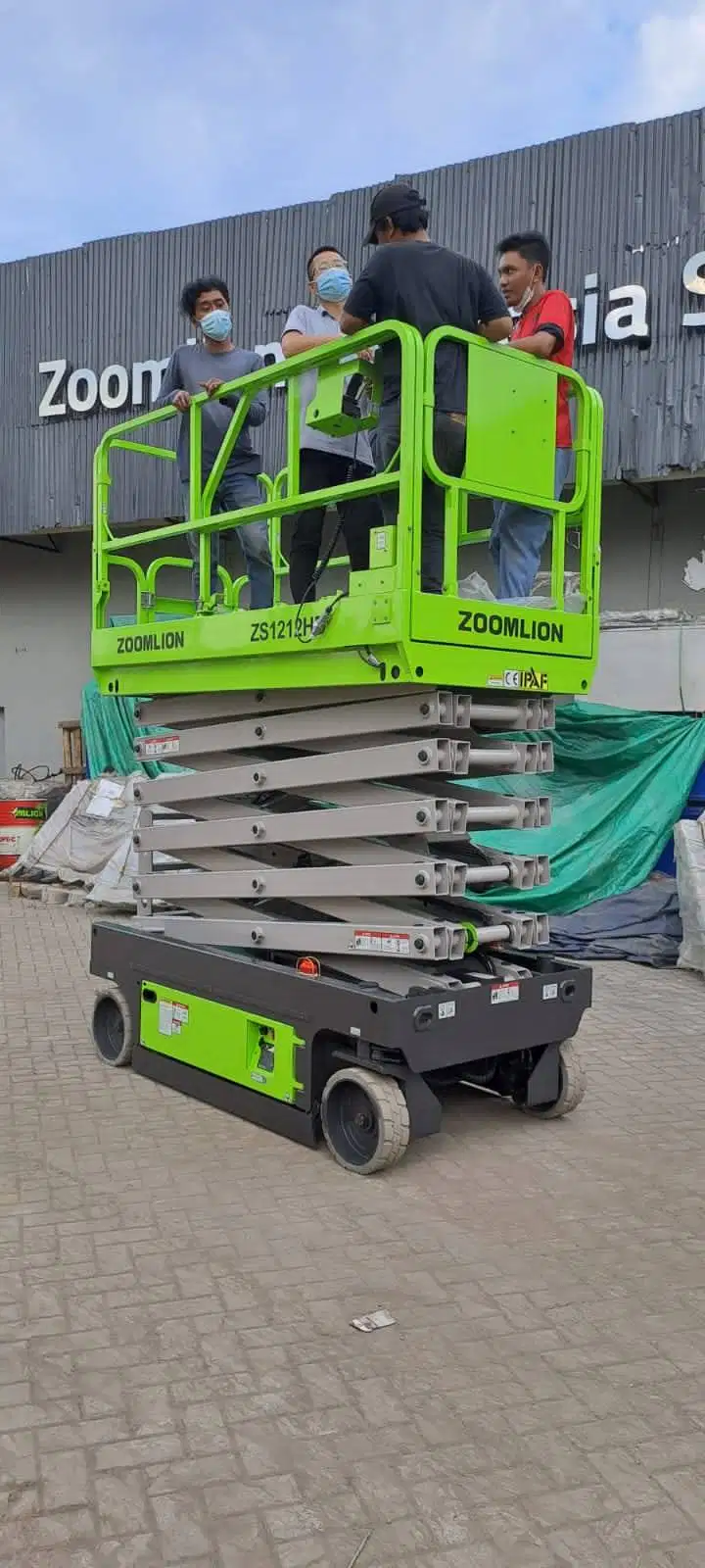 Scissor lift 8 meter di brebes - sewa Scissor lift 16 meter