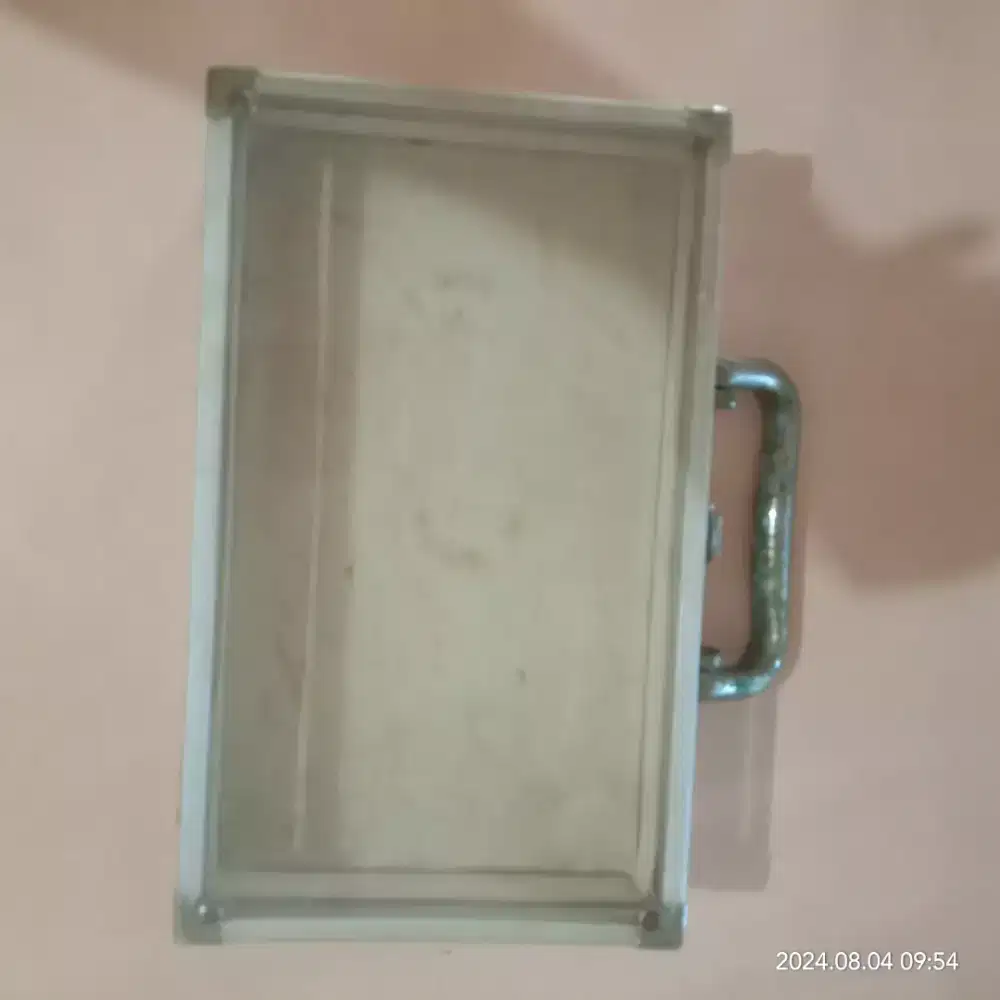 Kotak Untuk perhiasan