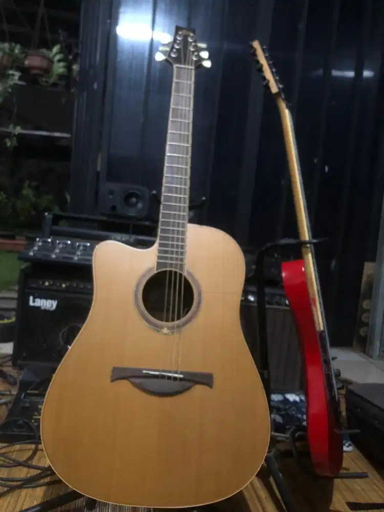 Lag guitar ( left hands )