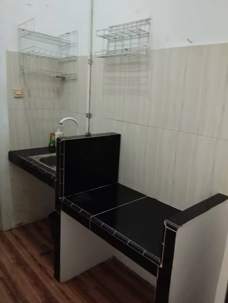 Kontrakkan rumah strategis