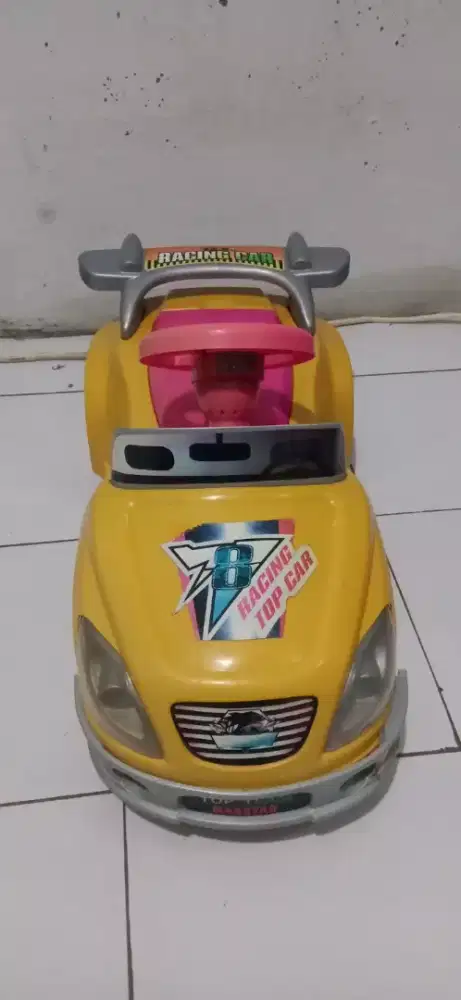 Mainan Mobil Sedan Balap Duduk Anak + Stir Kemudi Belok + Bisa Bunyi