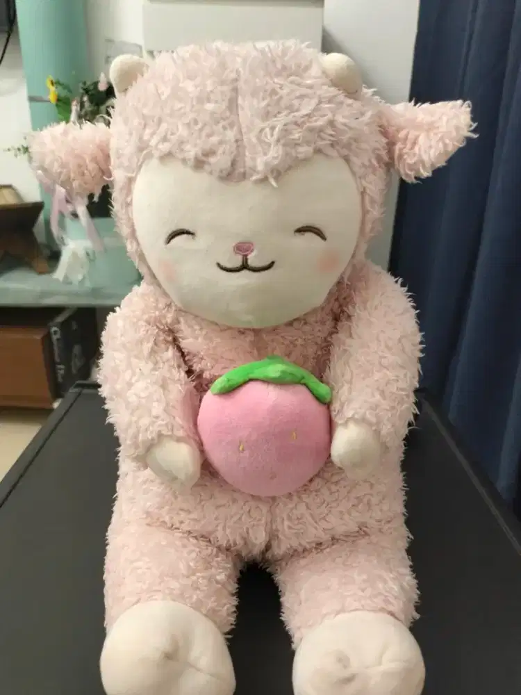 Boneka miniso strawberry