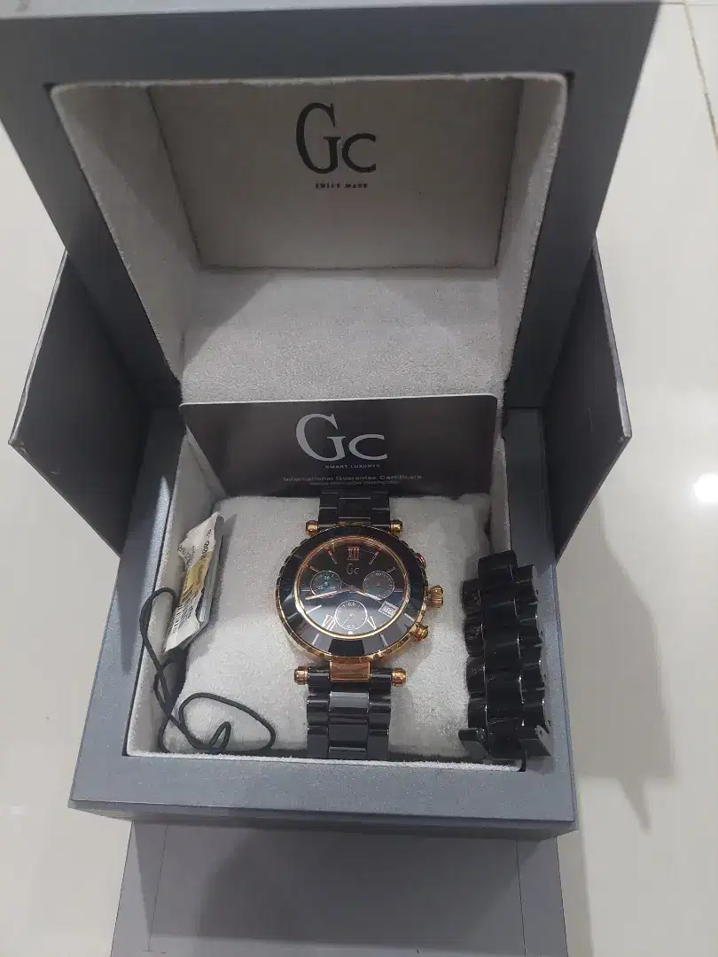 Preloved Guess Collection lengkap mulus