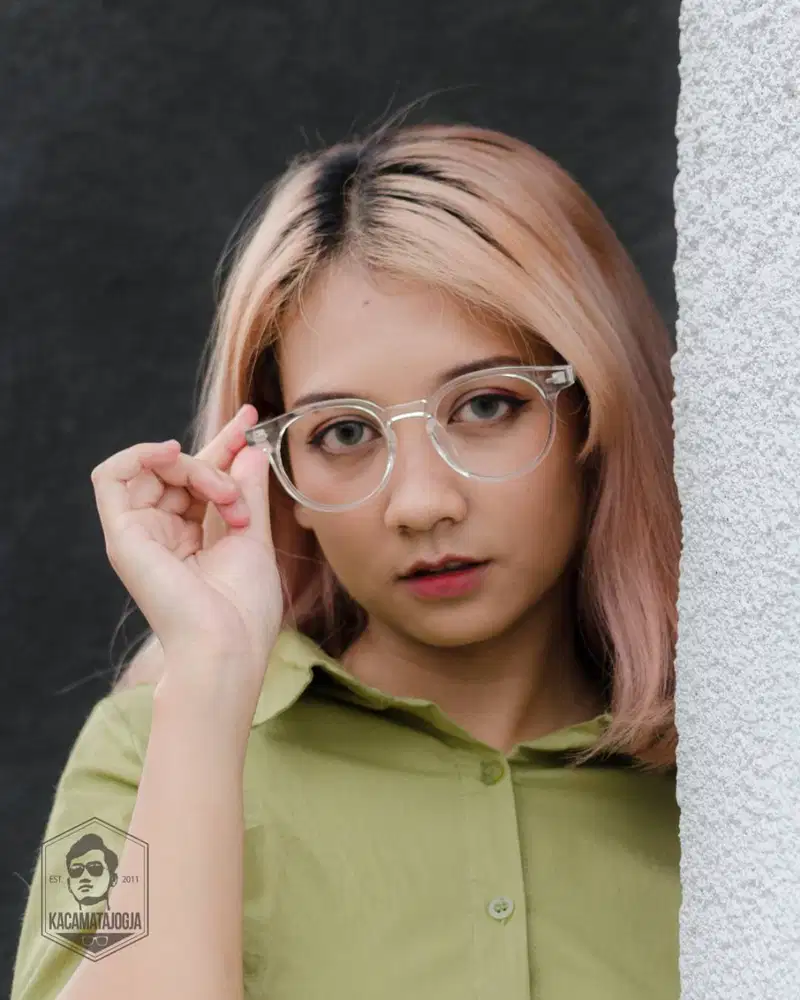 Kacamata Jogja - Kacamata Semi Bulat Simple Model Lebar - BALINI 01
