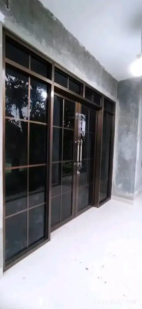 bikin partisi almanium kaca