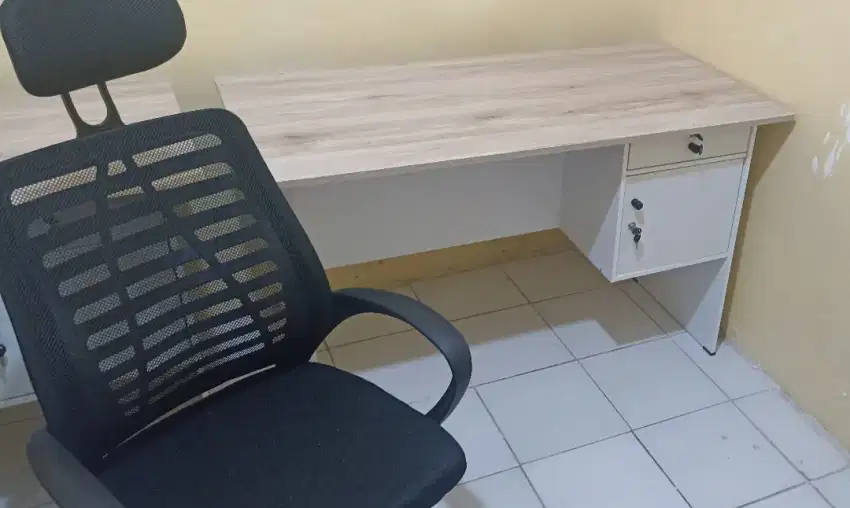 MEJA KERJA / KANTOR + KURSI KERJA / KANTOR SEKEPALA FREE ONGKIR BARU