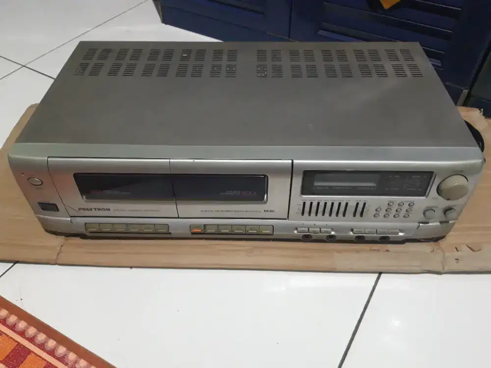 Tipe deck big band polytron 655KM 1,Shet subwoofer 7 inch 150wats 2box