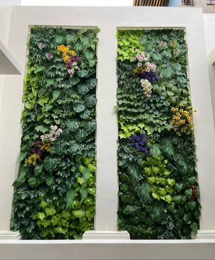 Taman Dinding Sintetis di Malang