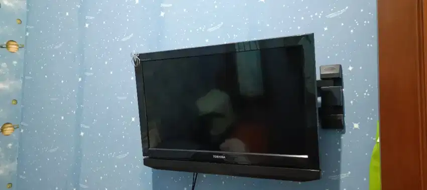 Dijual tv LCD 32 Toshiba