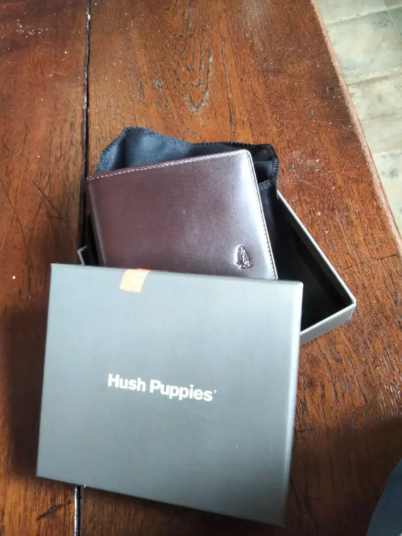 Wallet Hush Puppies