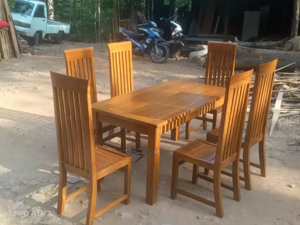 Set meja kursi makan kayu jati