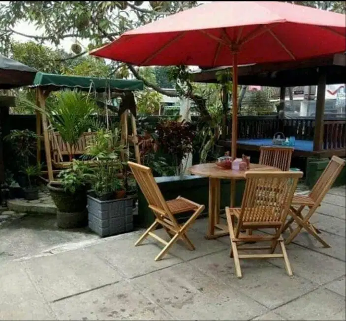 Kursi Set  Meja Berpayung Parasol