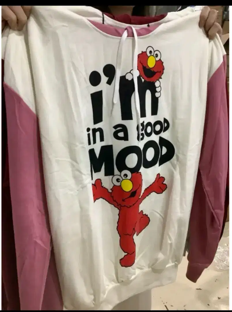 Hodie pakaian wanita