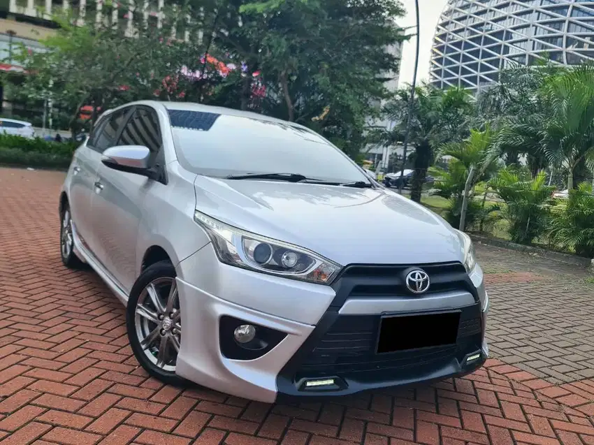 Yaris 1.5 TRD Sportivo AT 2014 Silver. KM Pendek Record. Pajak 1 Tahun