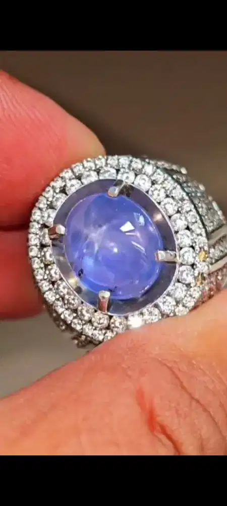 Natural blue saphier srilangka  12,8  crad