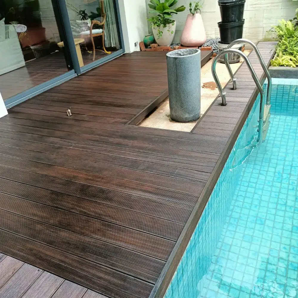 Flooring Decking Kayu Kolam Renang Villa