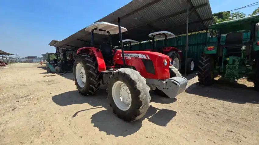 Traktor alat pertanian MASSEY FERGUSON