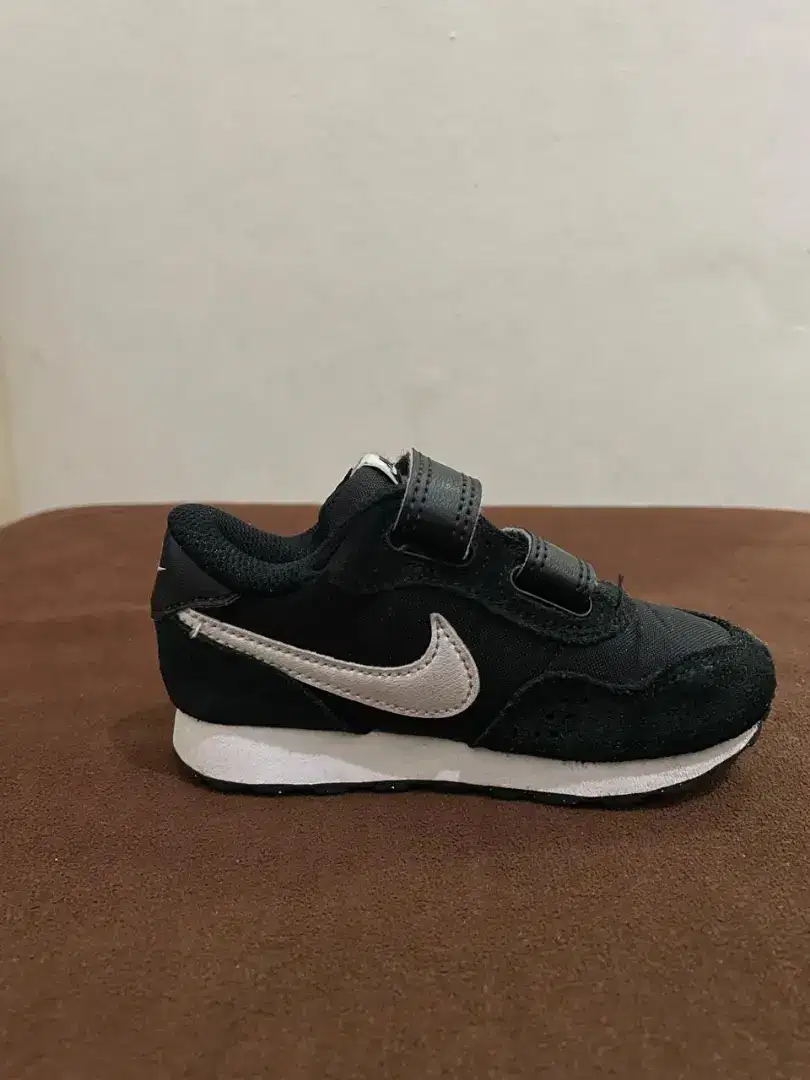 Sepatu nike md valiant hitam