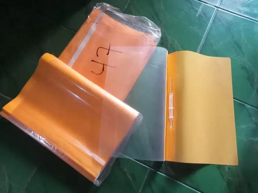 47 pcs MAP PLASTIK BARU SNELHEKTER WARNA ORANGE MERK HOMBO