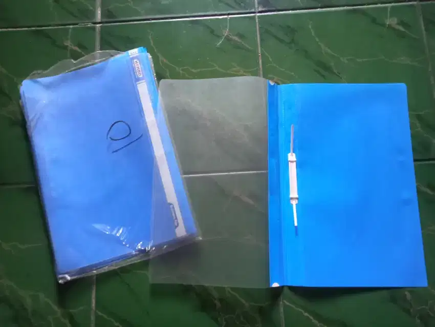 10 pcs MAP PLASTIK BARU SNELHEKTER WARNA BIRU ELEKTRIK MERK HOMBO