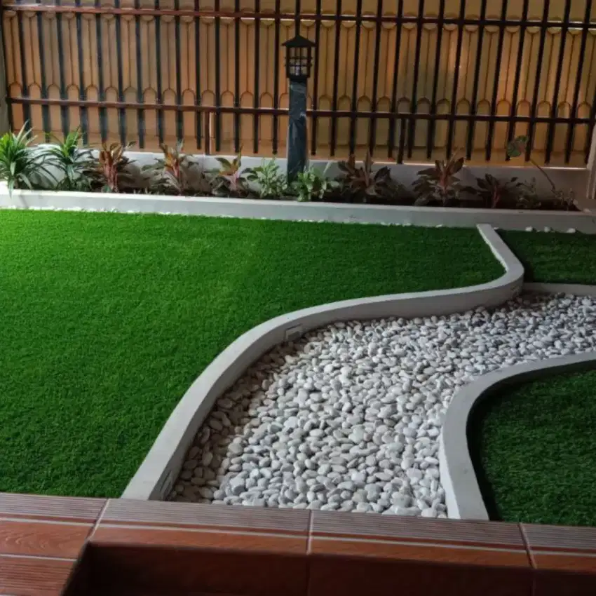 Taman minimalis rumput sintetis