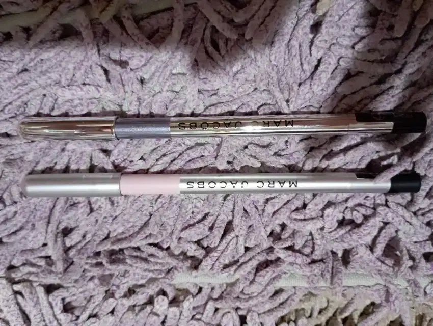PRELOVED EYESHADOW MARC JACOB