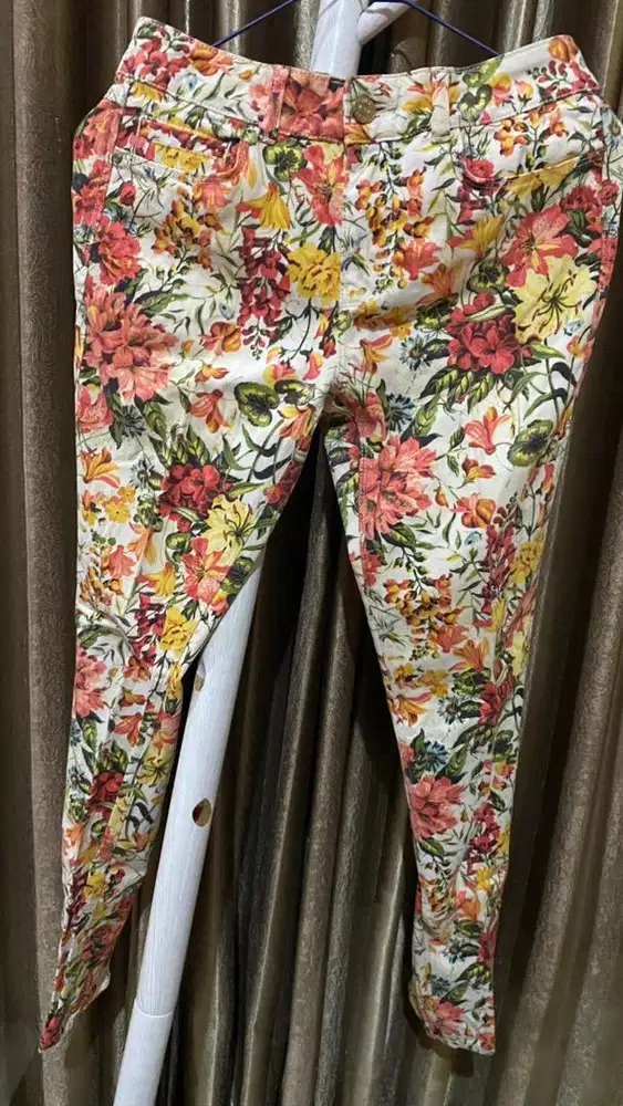 Preloved Celana ZARA uk S