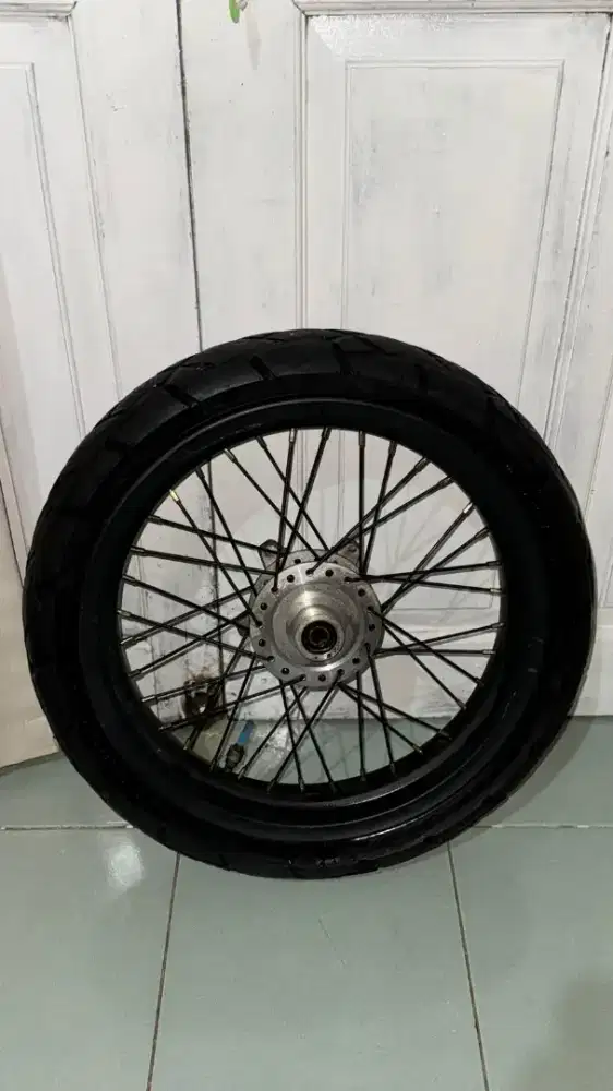 Velg dan Ban Motor R17