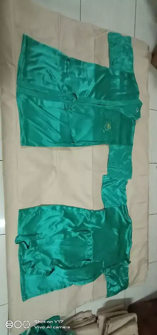 Baju kimono warna hijau satin tebal harga per set (3 pcs)