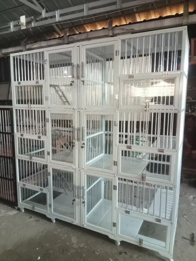 Kandang kucing 6 kamar putih