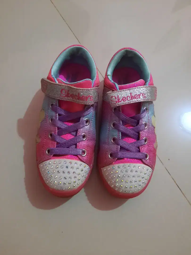 Sepatu skechers twinkle toes, mulus 90% lampu nyala ukuran 31