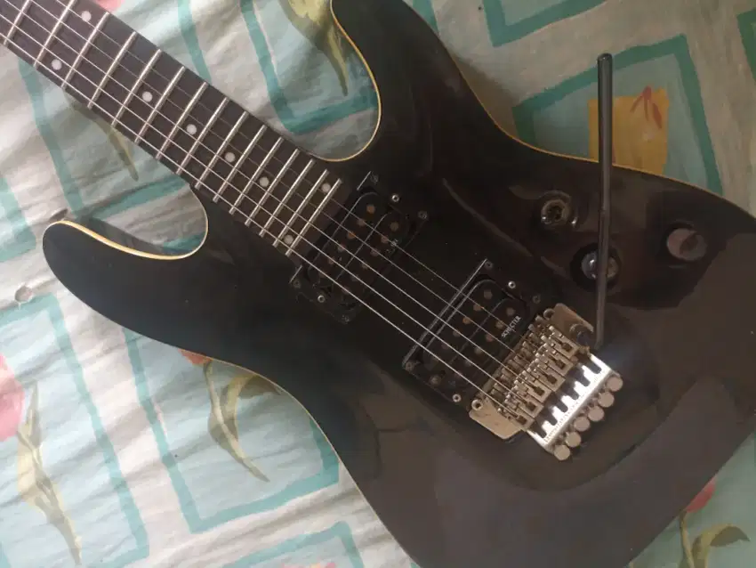 Jual Gitar Listrik Merk Schecter Original Buat METAL-an !!