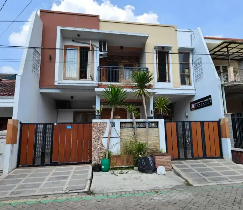 Cantik Minimalis‼️ Rumah di Gunungsari Indah dekat Kebraon Babatan