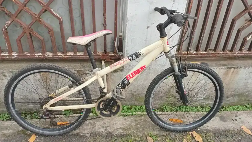 Sepeda Gunung/MTB Element Voyager 24