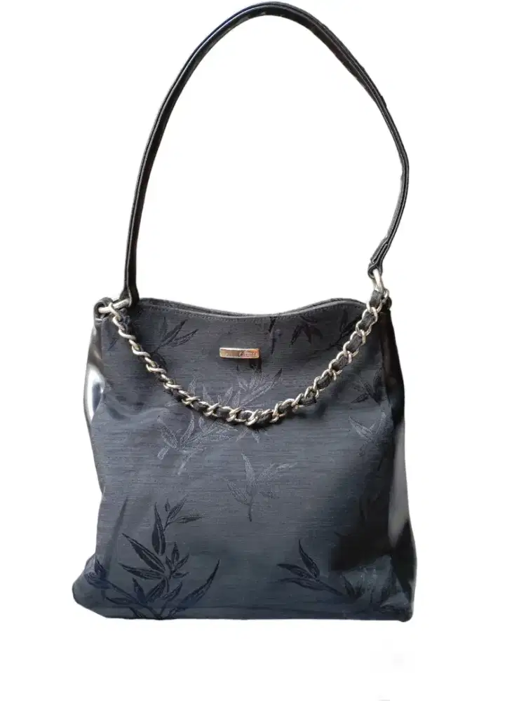 Preloved Tas hitam Ssamzie vintage