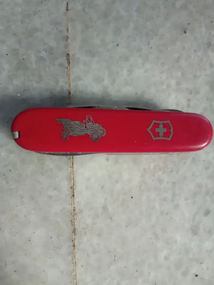 Pisau victorinox